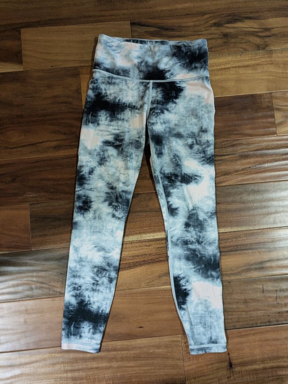 Athleta Elation 7/8 tight - Ice Dye - size XS